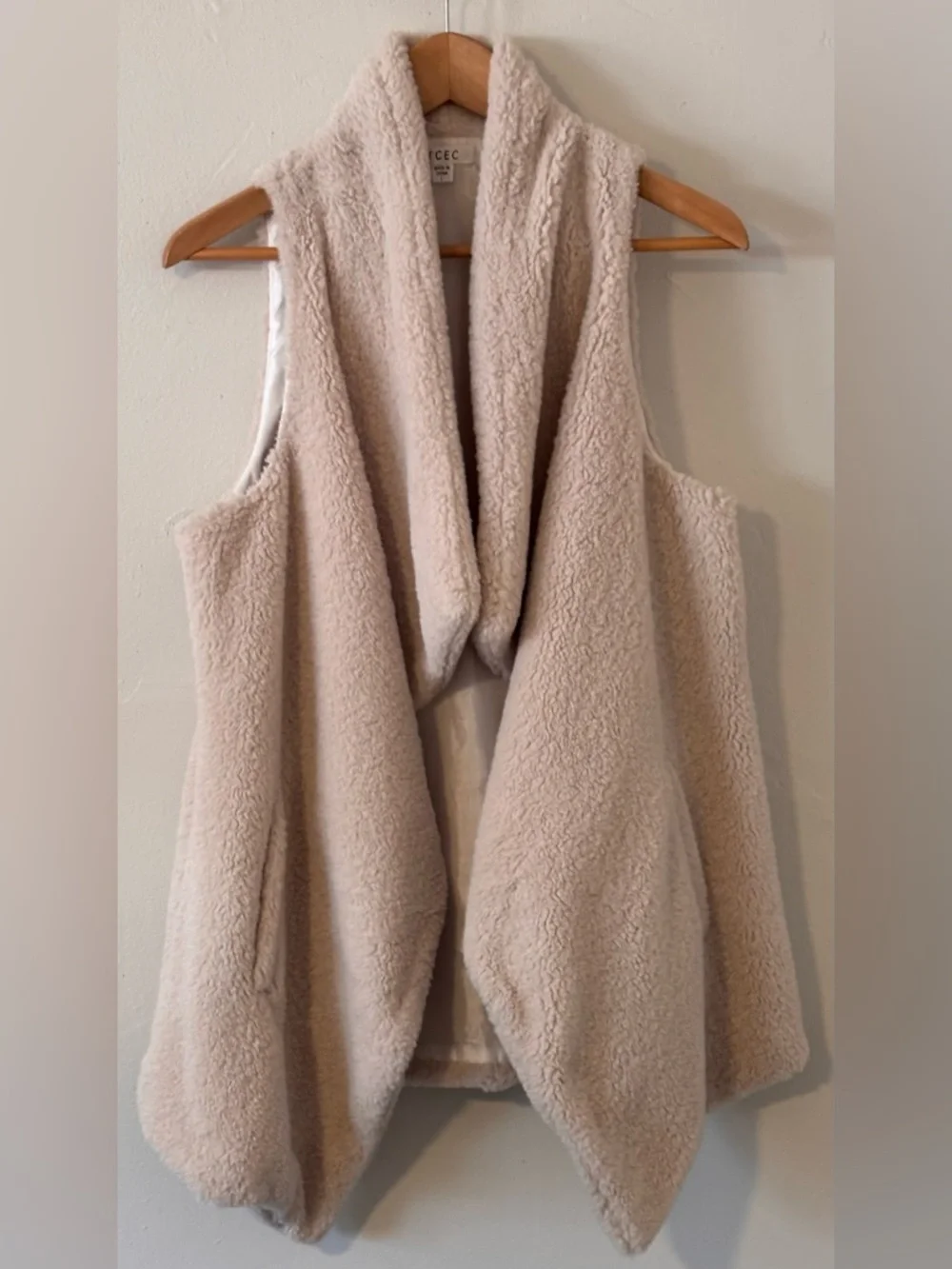 🌸 TCEC Cream Faux Shearling Open-Front Vest Women’s Size Large